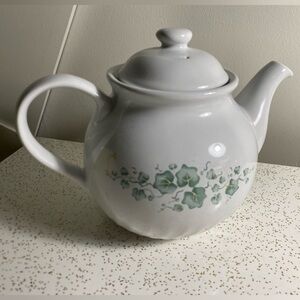 Vintage stoneware Corelle Coordinates CALLAWAY Ivy teapot